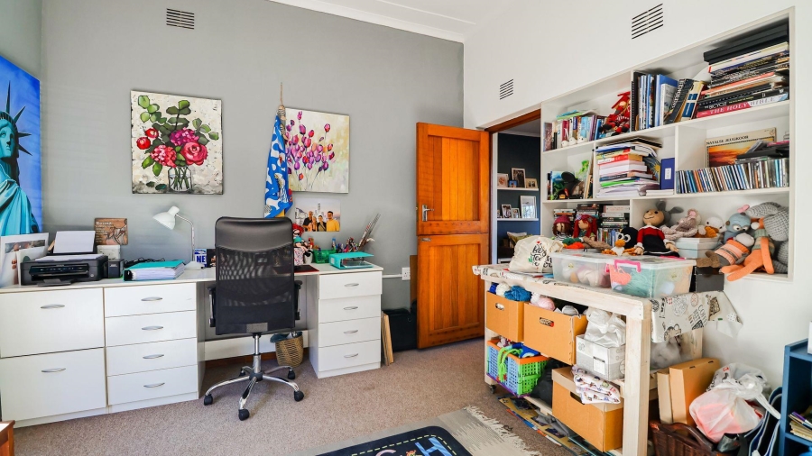 4 Bedroom Property for Sale in Heiderand Western Cape